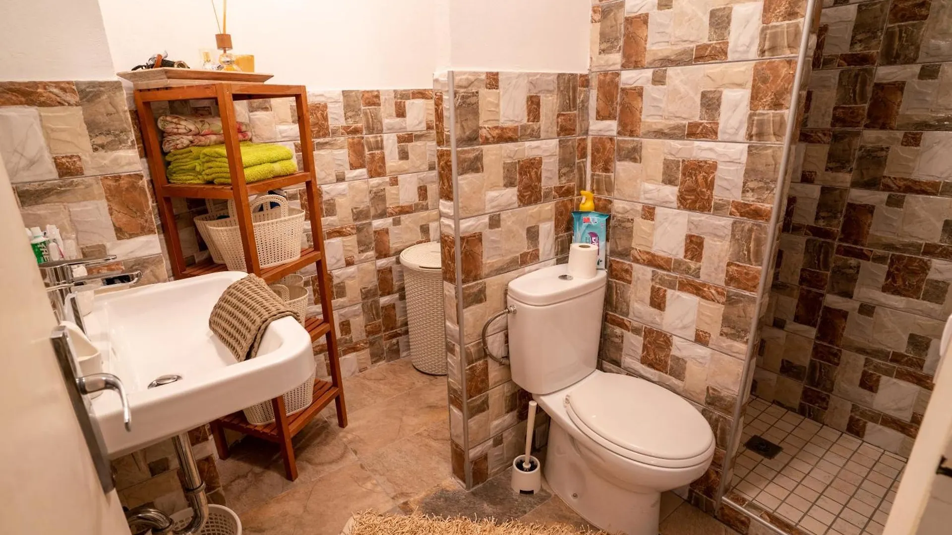 Villa Serenity Panoramic View サンタ・スサナ 0*,  スペイン