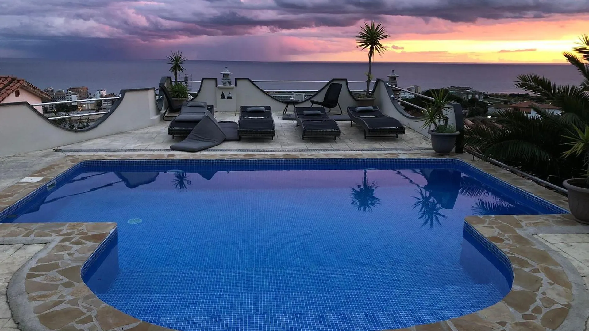Villa Serenity Panoramic View サンタ・スサナ